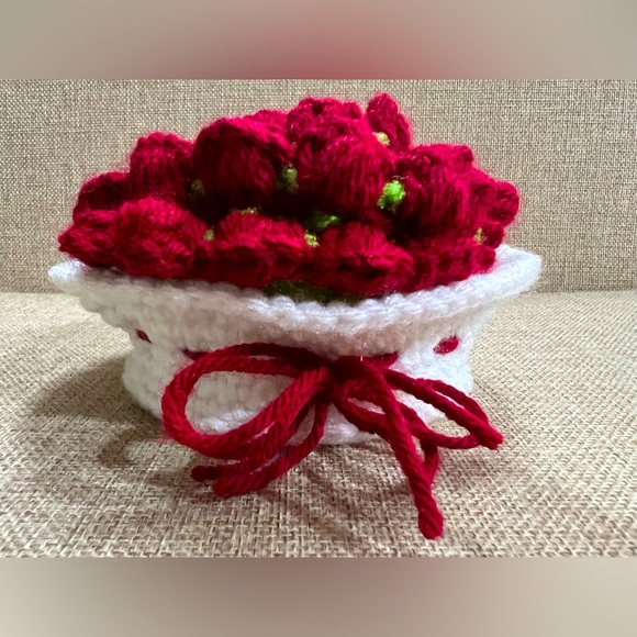 New Handmade Basket of Flowers Crochet (4) Coasters - Picture 1 of 10
